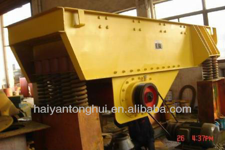 Efficient vibrating grizzly screen feeder