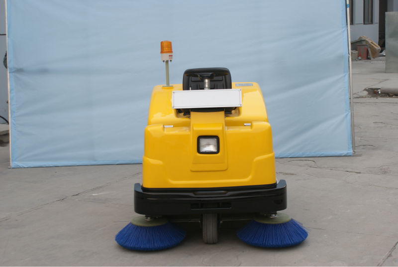 electric road sweeper