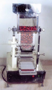 EMPTY CAPSULE LOADER MACHINE (G.M.P. MODEL)