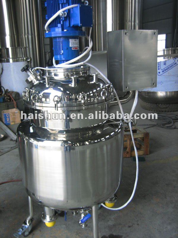 Emulsifying tank with flange top