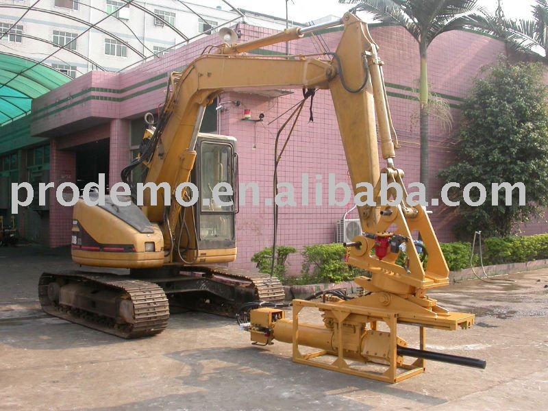 Excavator mounted hydraulic rock splitter