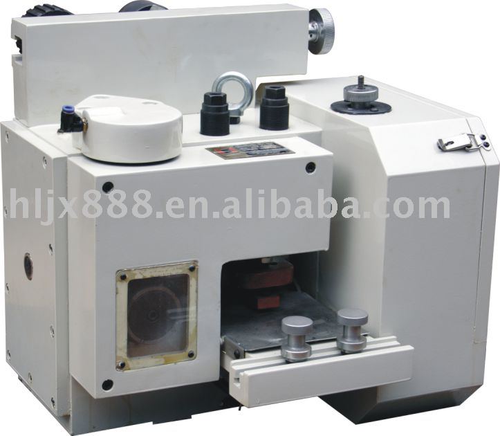 Feeding machine (gear type feeder)