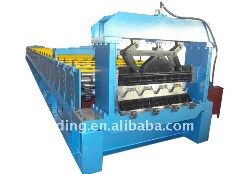 Floor decking roll forming machine