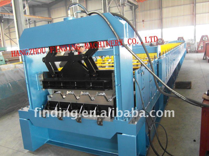 Floor decking roll forming machine