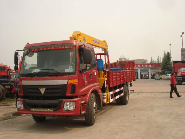 Foton auman 4*2 truck with Crane