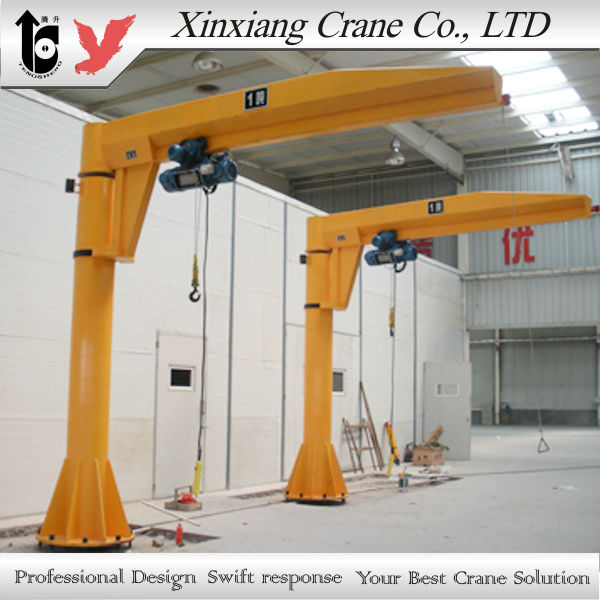 Free standing jib crane with hoist