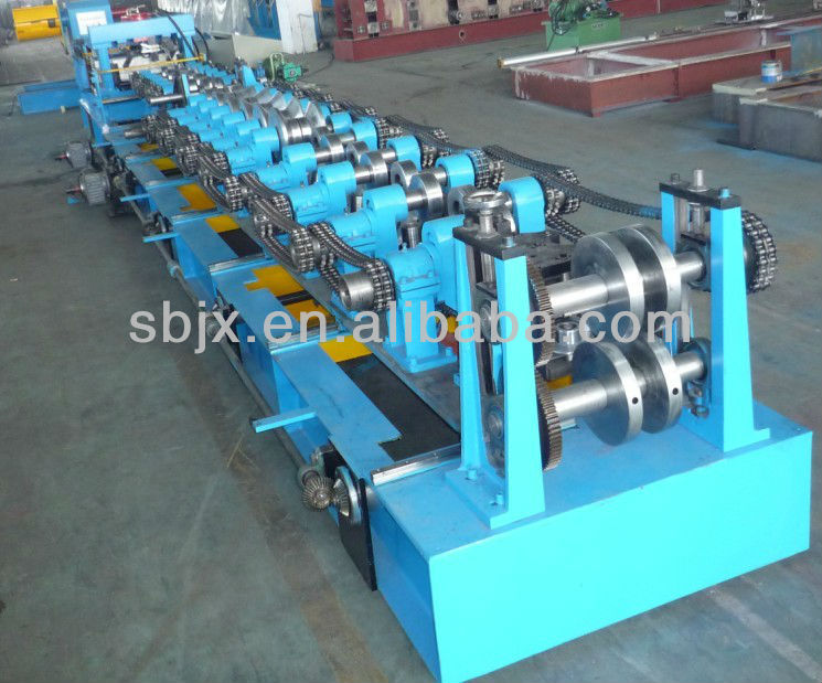 Full-automatic C-Z purlin interchanable roll forming machine (Drive by chain)