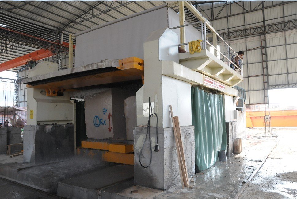 Gang saw machine for marble