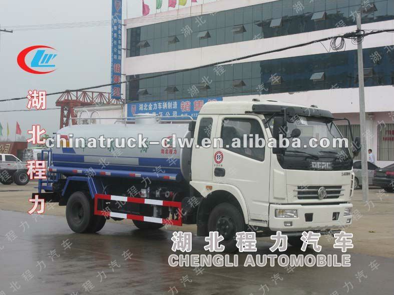 Good design dongfeng 4*2 chassis water sprinkler truck