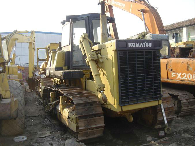 Good working condition of used Komatsu D85-211bull dozer is underselling