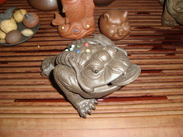 Hand Made Purple Clay Pottery Chinese Forest Frog Offering Treasure