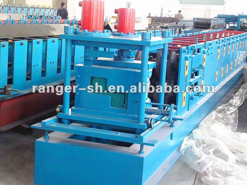 High quality Z purlin roll forming machine