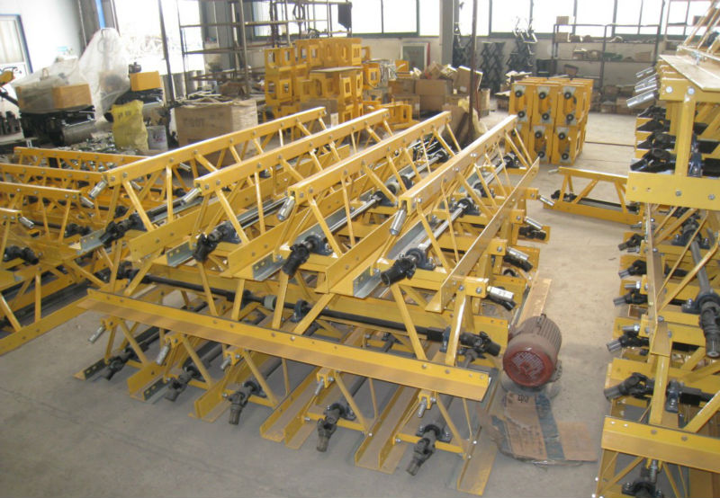 Honda engine vibratory concrete truss screed