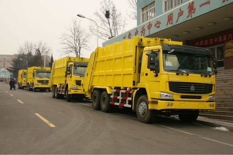 HOWO garbage compactor truck 10m3