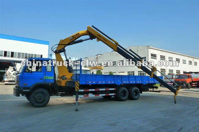 Hydraulic and Telescoping Boom Truck-mounted Crane for sale