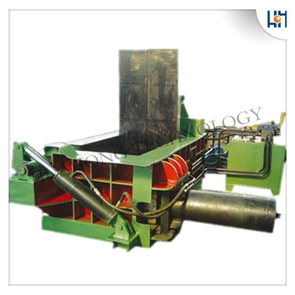 Hydraulic metal baler