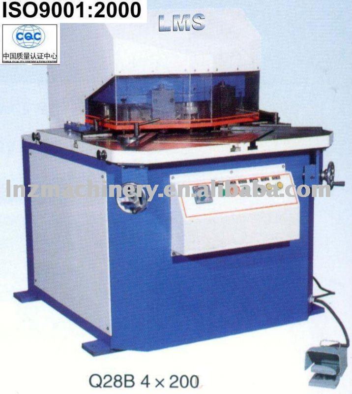 Hydraulic power notching machine