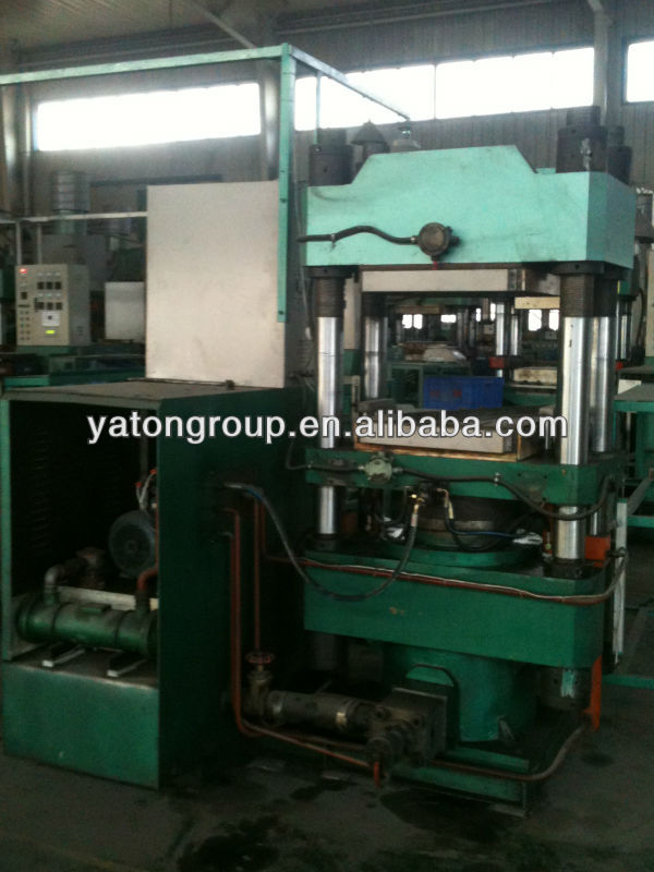 Hydraulic press for brake lining