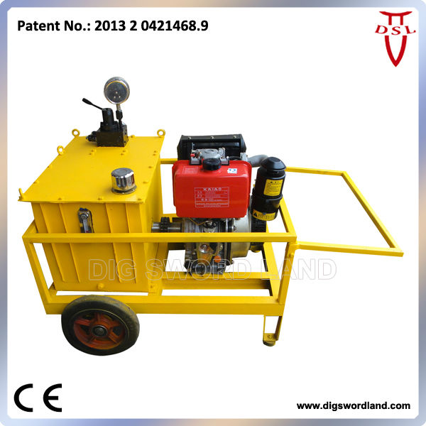 Hydraulic rock splitter with diesel motor