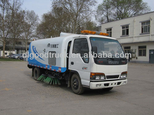 ISUZU 100P sweeper truck with engine 4JB1-TC1