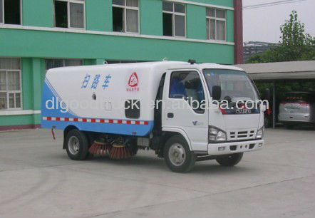 ISUZU mini sweeper truck (600P)