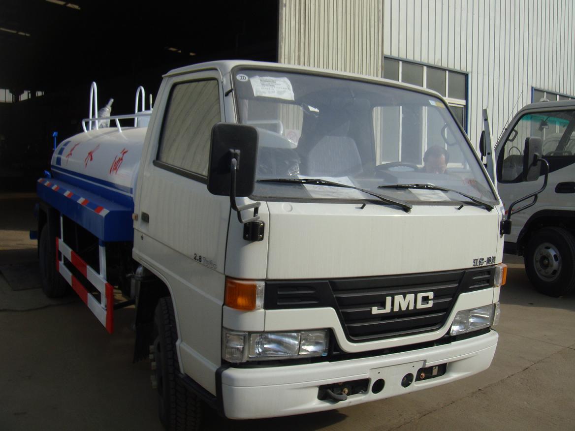 JMC 4x2 water tanker truck