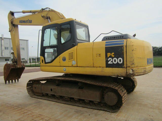 Komatsu used excavator PC200-7