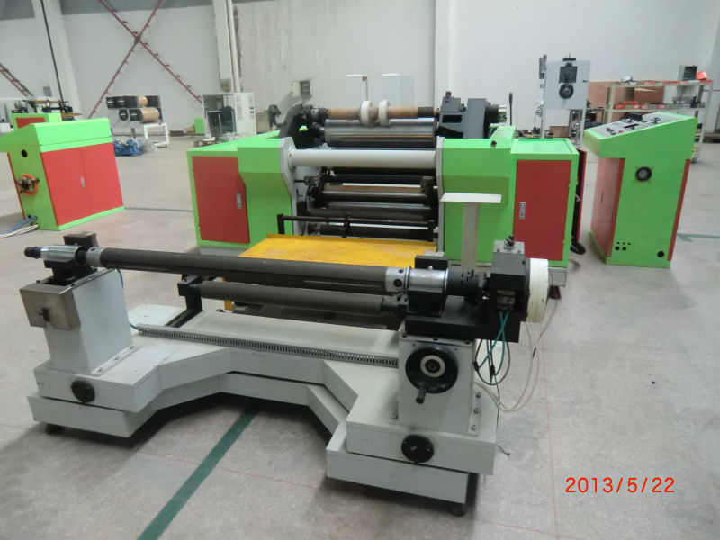 Kraft paper roll slitting and rewinding machine