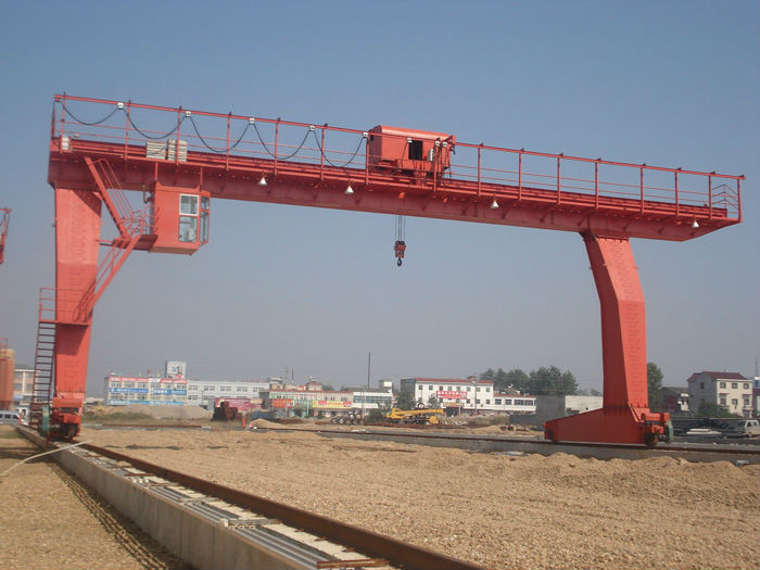 L shape single girder rail mounted gantry crane 10 ton