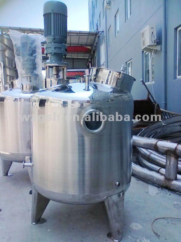 Liquid mixing Tank