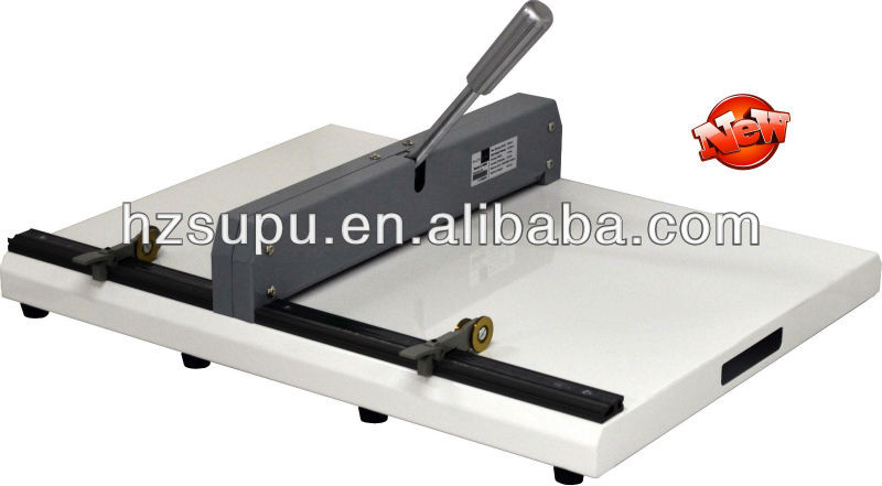 Manual die cutting and creasing machine