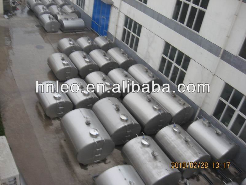 Milk cooling tank