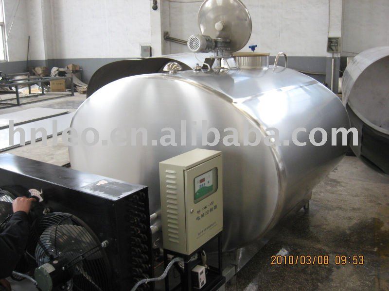 Milk cooling tank