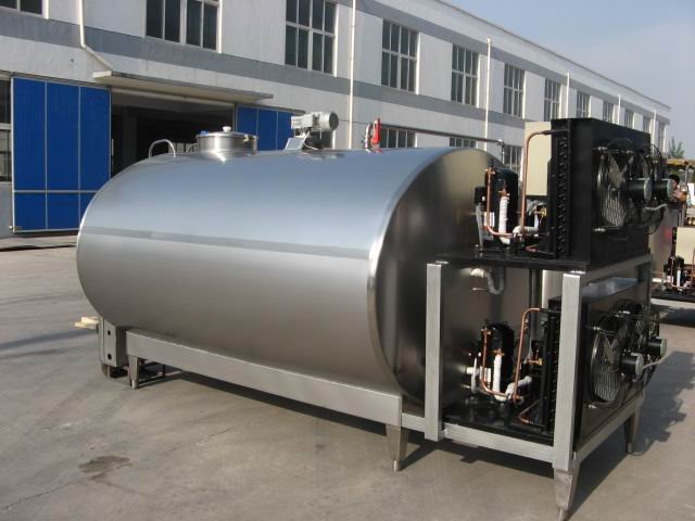 Milk cooling tank