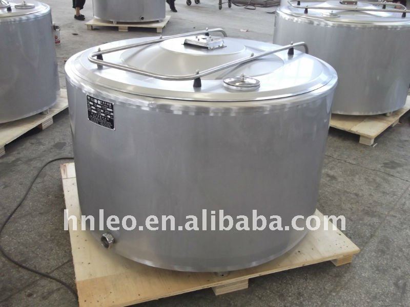 Milk cooling tank