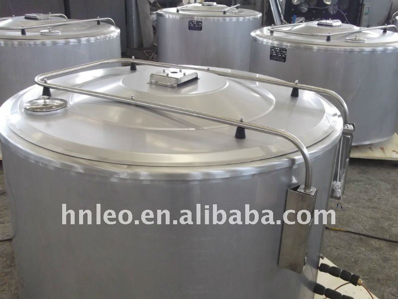 Milk cooling tank