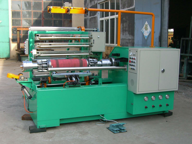 Motorcycle tyre building machine