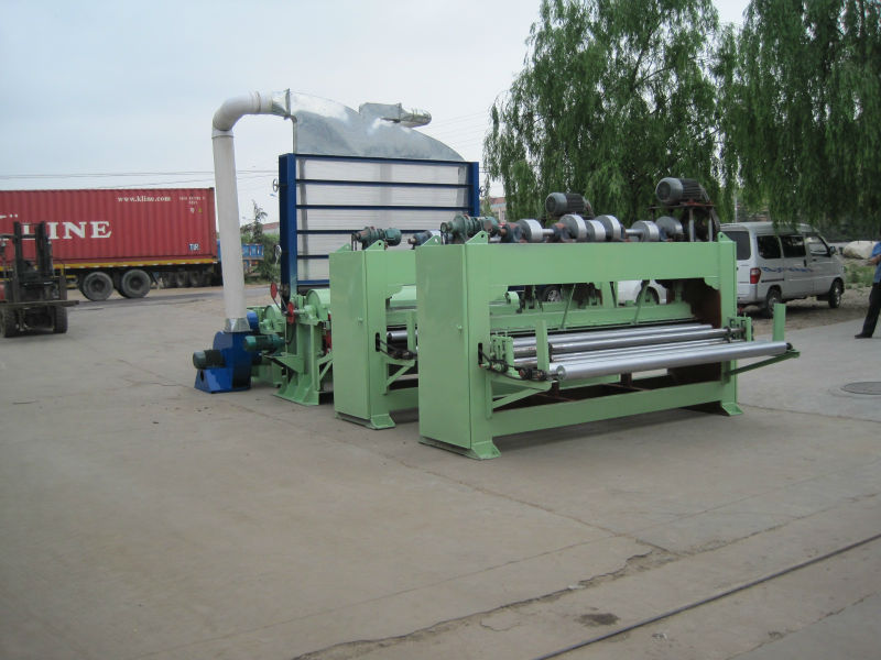 Non-woven felt making machine for padding