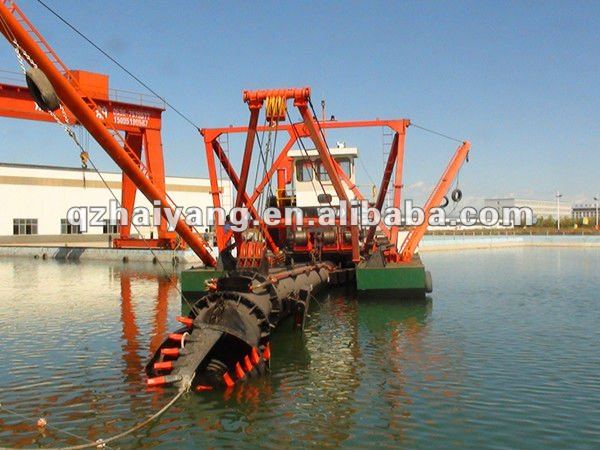 None self propelled sand dredge