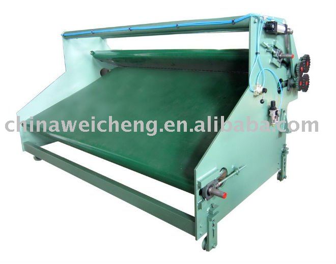 Nonwoven machine feeding apparatus