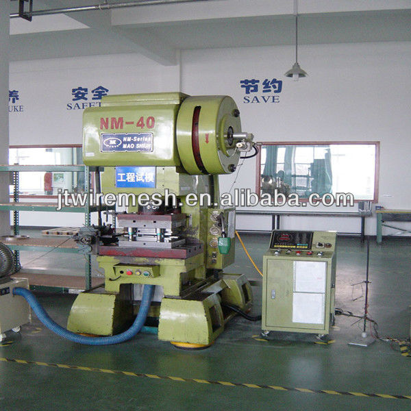 Numerically controlled mechanical leather punching machine