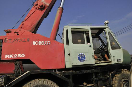 original japan crane 25t kobelco , rough terrain crane 25t