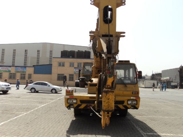 Original Tadano truck crane TG-500E