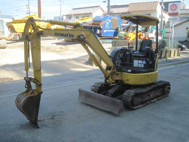 PC 30 MR - 2 Used Komatsu Mini Excavator Sales / Maximum Digging Height : 4950 , Depth : 2910 , Radius : 5150 mm