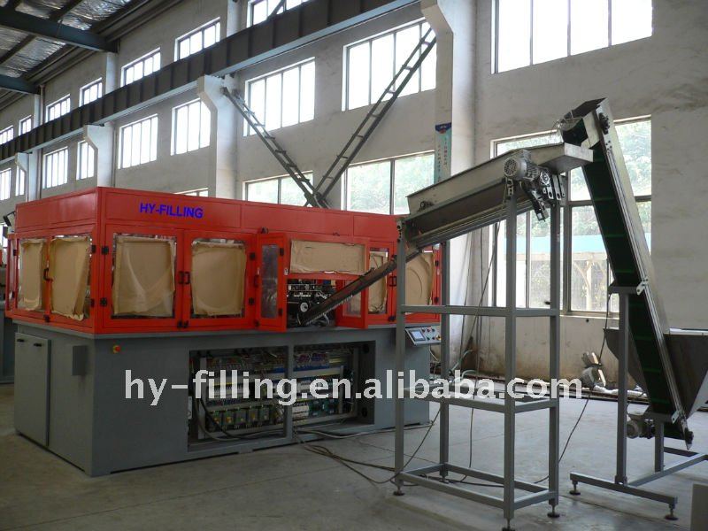 PET bottle blow moulding machine