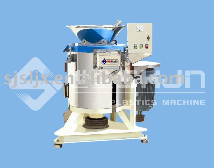 Plastic dewatering machine