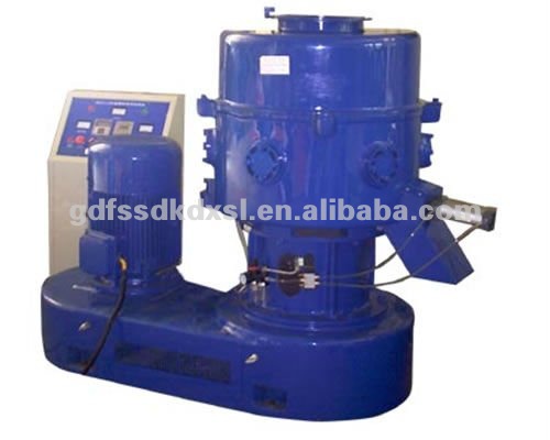 Plastic granulating machine