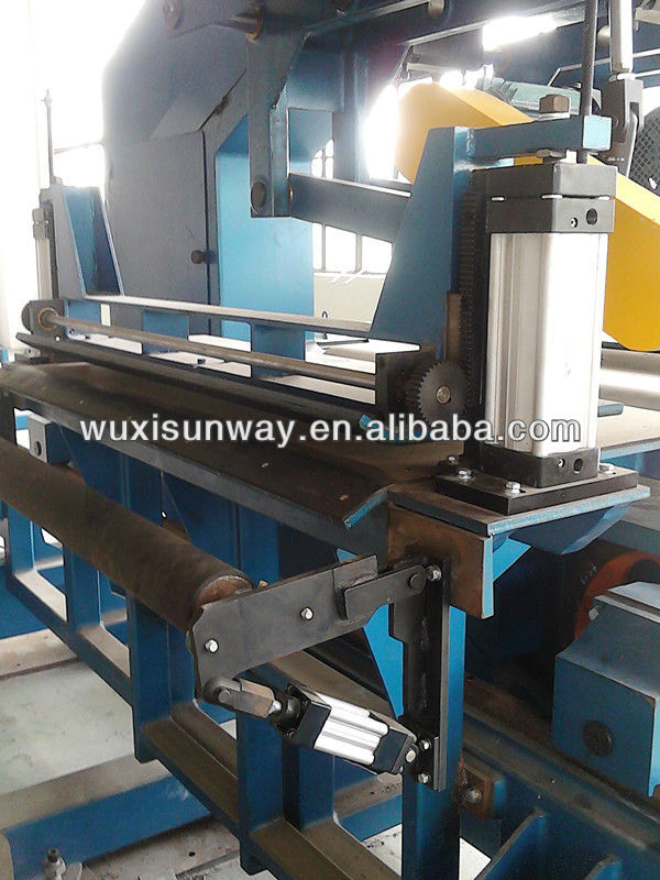 Polyurethane sandwich panel cutting machine