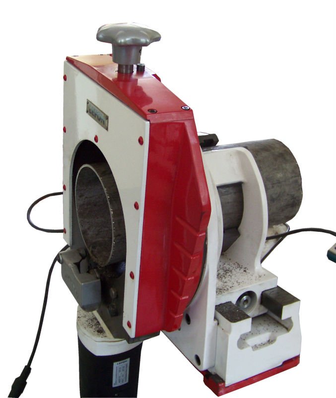 portable pipe cutting machine