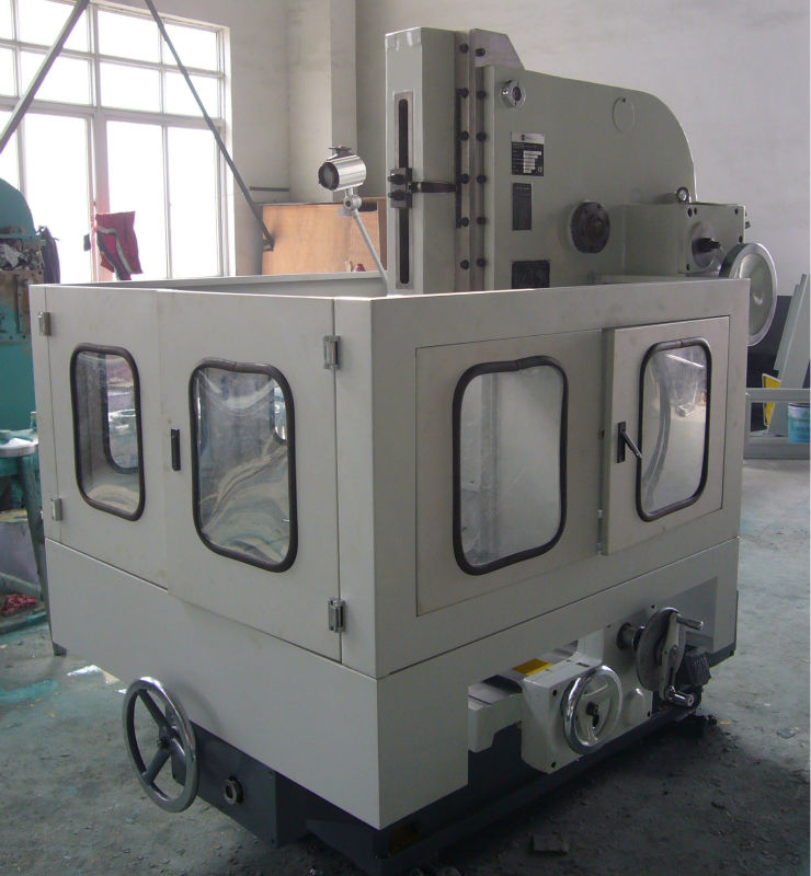 Precision automatic slotter machine